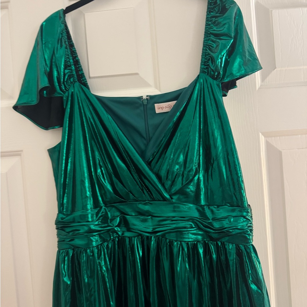 Ivy City Co Green Metalic V-Neck Dress - Picture 2 of 12